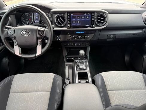 Used 2022 Toyota Tacoma TRD Sport w/ Technology Package RWD image 25