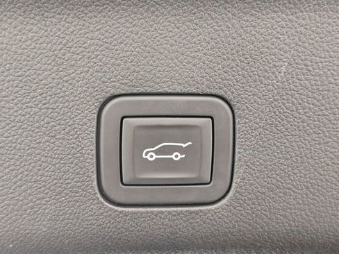 Certified 2025 Chevrolet Tahoe Z71 AWD/4WD image 32