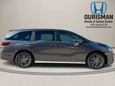 New 2026 Honda Odyssey Touring image 2