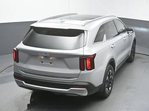 Used 2025 Kia Sorento S w/ Panoramic Sunroof Package FWD image 47