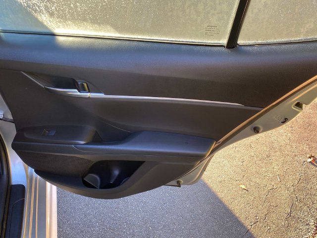 Used 2022 Toyota Camry SE FWD image 33