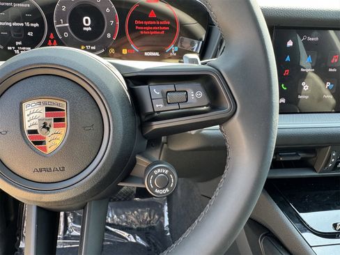 New 2025 Porsche Cayenne Coupe image 19