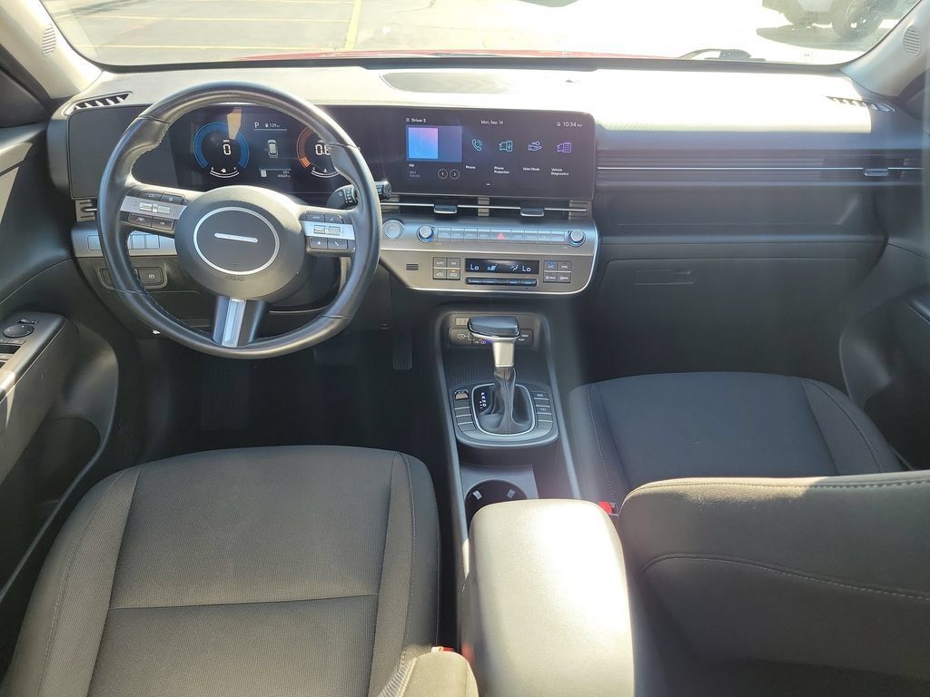 Used 2025 Hyundai Kona SEL FWD image 11
