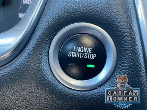 Used 2022 Chevrolet Traverse LT image 22