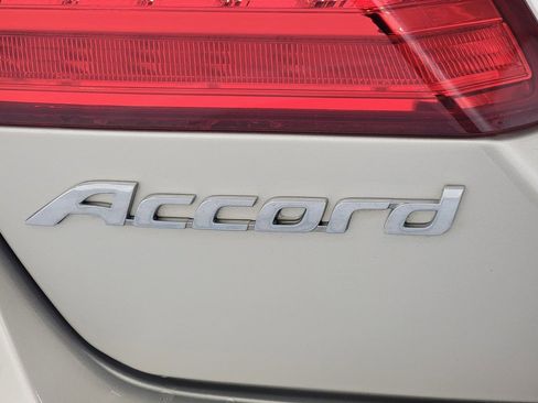 Used 2015 Honda Accord EX-L image 10