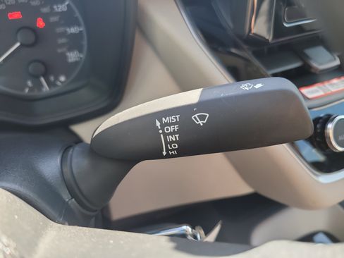 Used 2025 Toyota Corolla LE image 29