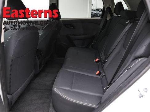 Used 2023 Nissan Rogue S AWD/4WD image 22