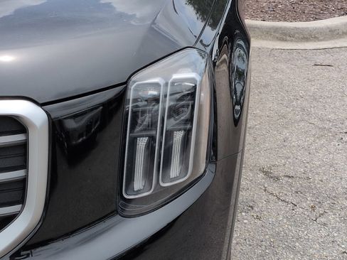Used 2025 Kia Telluride SX FWD image 10