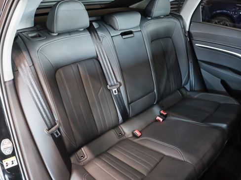 Used 2022 Audi e-tron Premium w/ Convenience Plus Package image 11