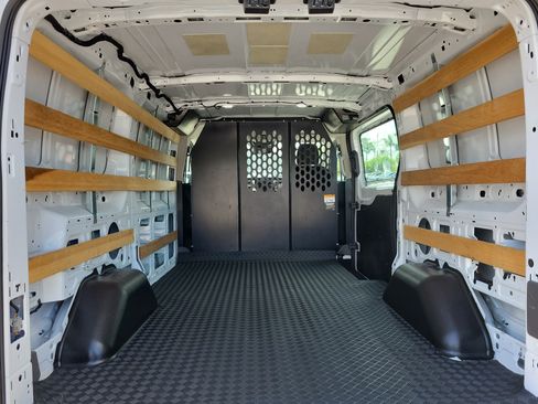 Used 2025 Ford Transit 250 Low Roof w/ Exterior Upgrade Package RWD image 14