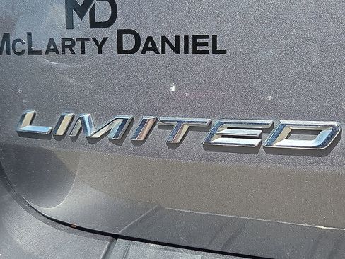 Used 2022 Ford Explorer Limited image 9