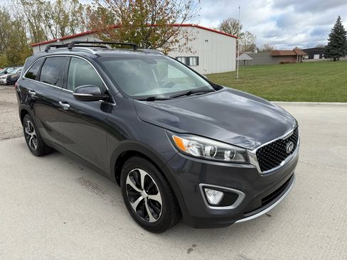Used 2016 Kia Sorento EX image 3