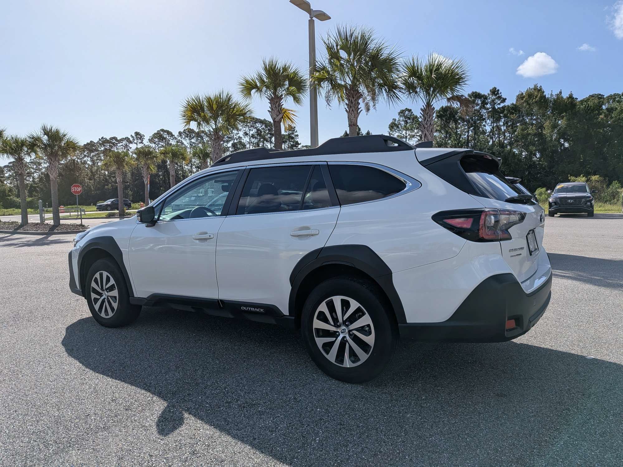 Used 2024 Subaru Outback Premium AWD/4WD image 6