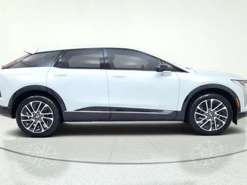 Used 2025 Cadillac Optiq Sport 1 AWD/4WD image 14