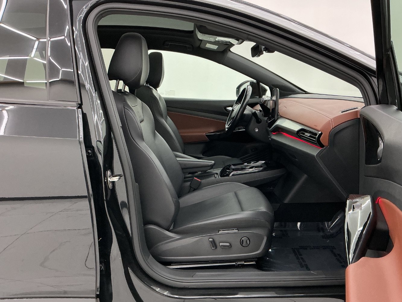 Used 2021 Volkswagen ID.4 Pro S RWD image 15