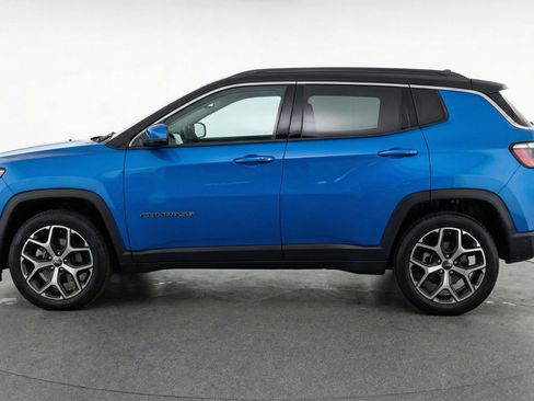Used 2025 Jeep Compass Limited image 5