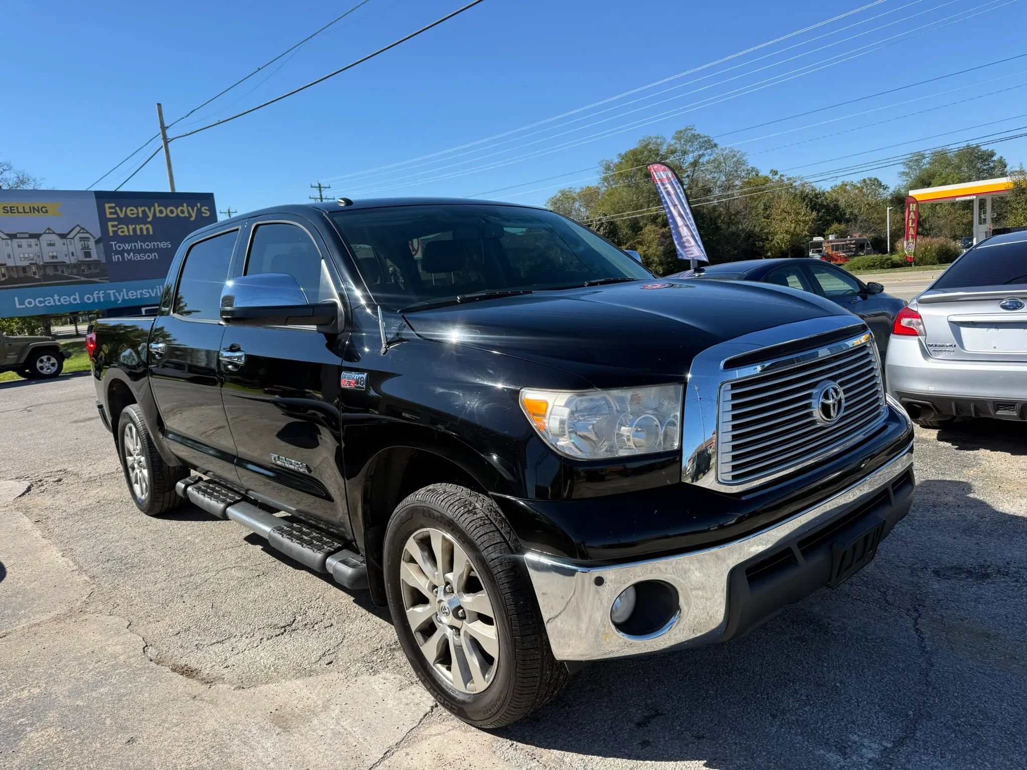 Used 2012 Toyota Tundra Limited w/ Platinum Pkg AWD/4WD image 4