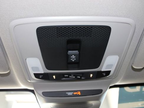 Used 2025 Honda HR-V EX-L image 37