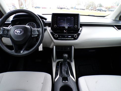 Used 2022 Toyota Corolla Cross L image 19
