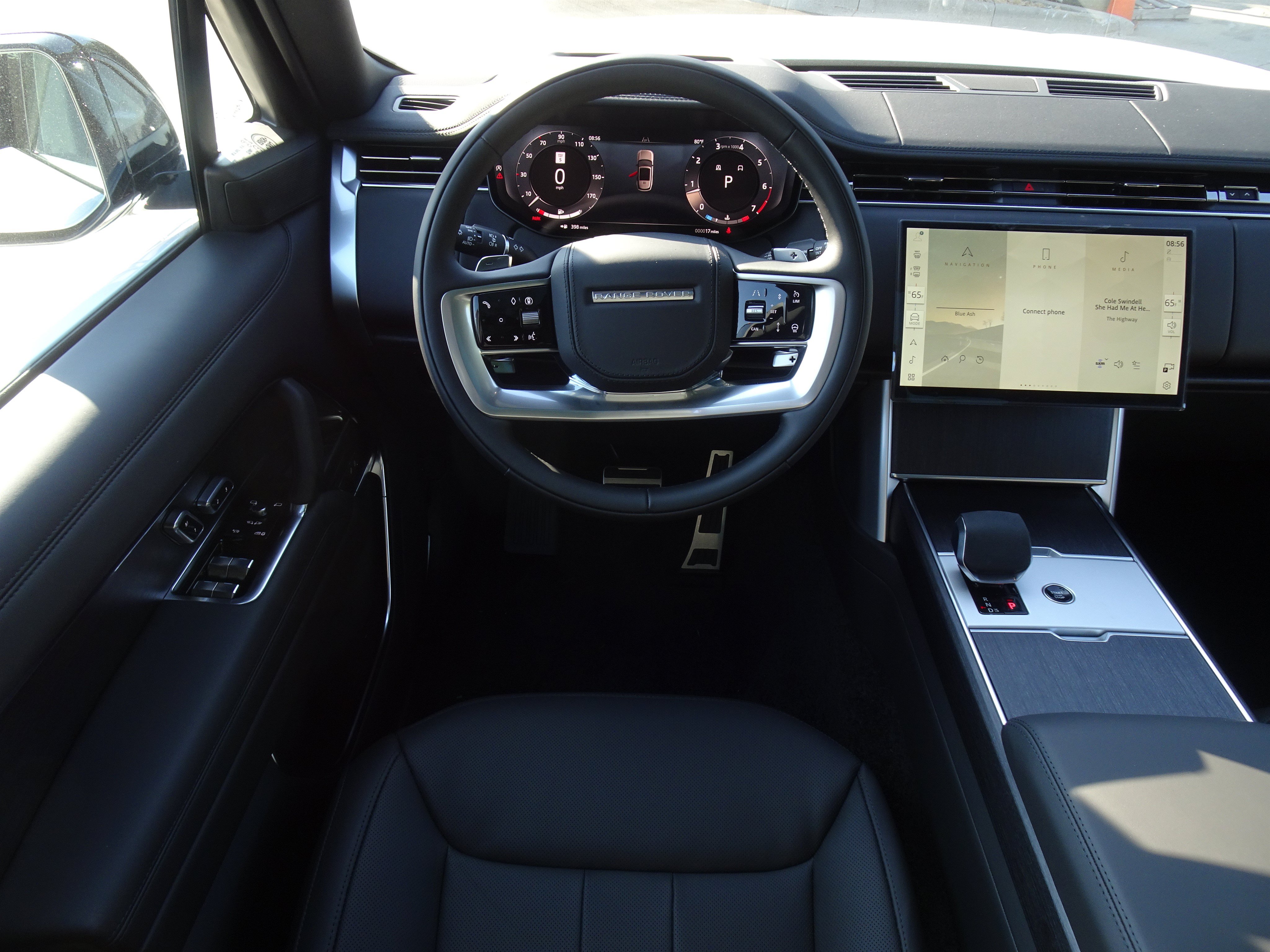 New 2026 Land Rover Range Rover Long Wheelbase SE AWD/4WD image 18