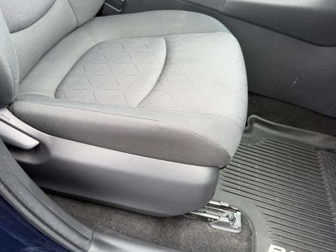 Used 2019 Toyota RAV4 XLE w/ Convenience Package AWD/4WD image 11