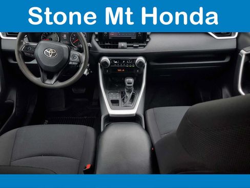 Used 2020 Toyota RAV4 LE AWD/4WD image 14
