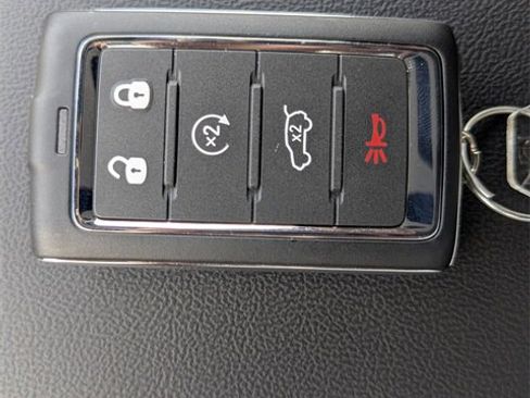 New 2025 Jeep Grand Cherokee Laredo X w/ Luxury Tech Group I image 27