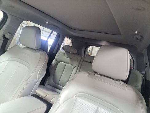 Used 2023 Jeep Grand Cherokee Overland w/ Rear Seat Video Group I AWD/4WD image 17