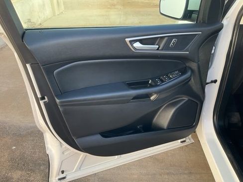 Used 2019 Ford Edge SEL w/ Equipment Group 201A image 4