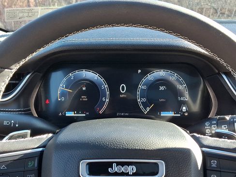 Certified 2023 Jeep Grand Cherokee Limited image 22