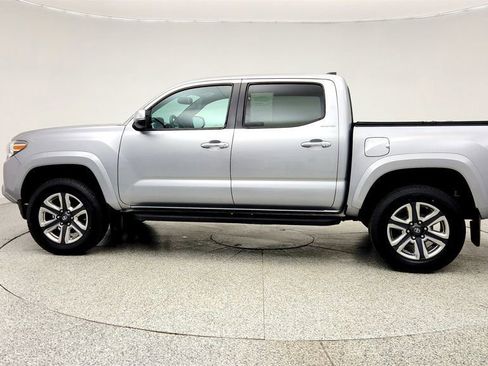 Used 2016 Toyota Tacoma Limited w/ Towing Package AWD/4WD image 8