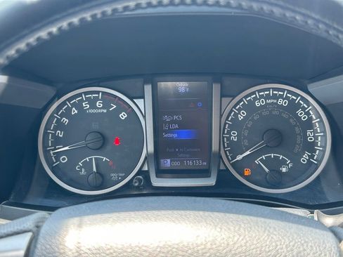 Used 2019 Toyota Tacoma SR5 AWD/4WD image 31