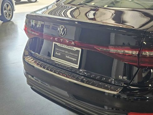 New 2025 Volkswagen Jetta SE image 13