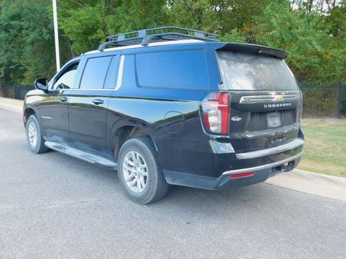 Used 2023 Chevrolet Suburban LS AWD/4WD image 9