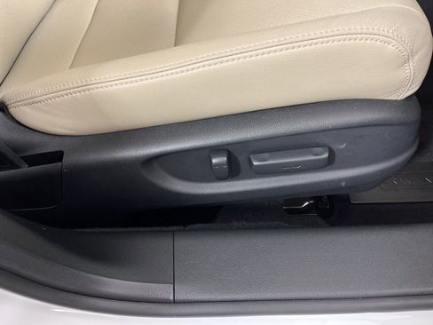 Certified 2017 Honda Accord EX-L image 8