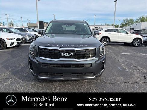 Used 2022 Kia Telluride S FWD image 3