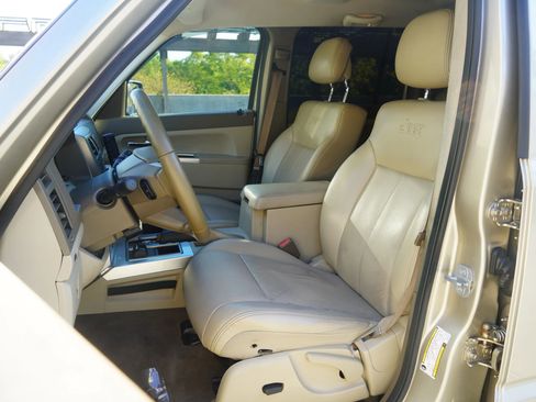 Used 2010 Jeep Liberty Limited w/ Tire & Wheel Group image 1