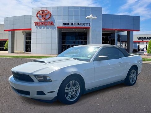 Used 2012 Ford Mustang Premium RWD image 3