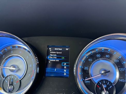 Used 2012 Chrysler 300 image 25