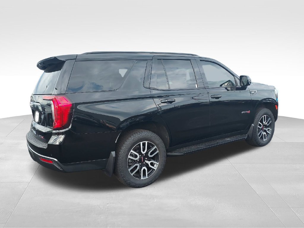 Used 2024 GMC Yukon AT4 w/ Technology Package AWD/4WD image 5