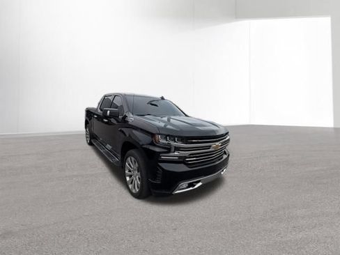 Used 2019 Chevrolet Silverado 1500 High Country w/ Safety Package II AWD/4WD image 2