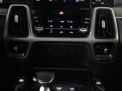 Used 2021 Kia Sorento S image 20