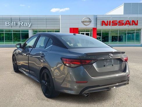 Used 2023 Nissan Sentra SR w/ SR Premium Package FWD image 3