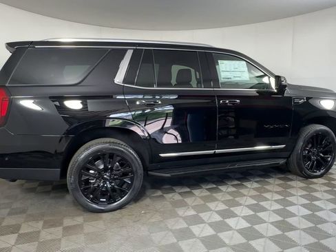 New 2026 GMC Yukon Elevation w/ LPO, Elevation Black Package AWD/4WD image 9