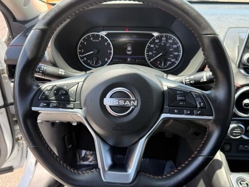 Used 2025 Nissan Sentra SR FWD image 15