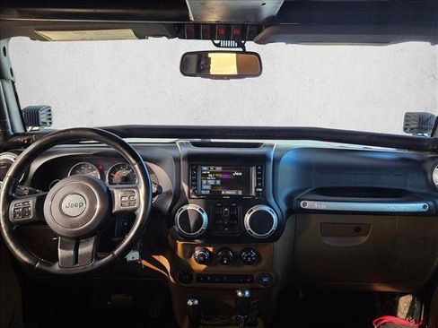 Used 2014 Jeep Wrangler Unlimited Rubicon w/ Connectivity Group image 18