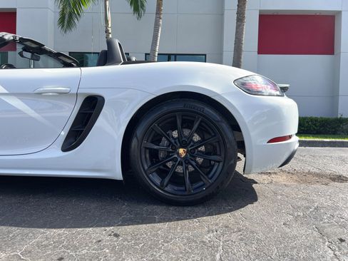 Used 2017 Porsche 718 Boxster image 26