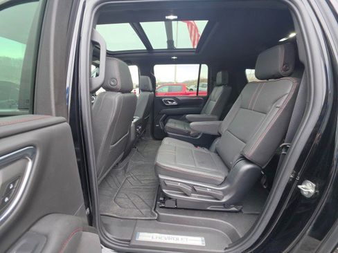 Used 2023 Chevrolet Suburban RST w/ Luxury Package image 25