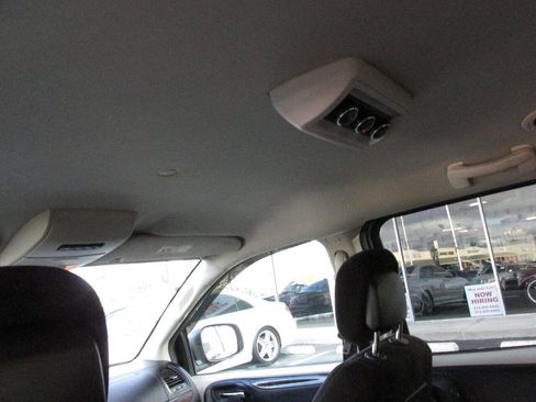 Used 2013 Dodge Grand Caravan SXT image 18