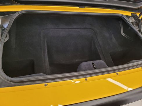 Used 2001 Chevrolet Corvette Z06 w/ Memory Pkg image 11